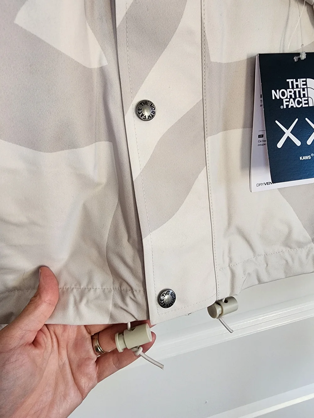 The North Face x KAWS 1986 Retro Mountain Jacket Moonlight Ivory Camo L